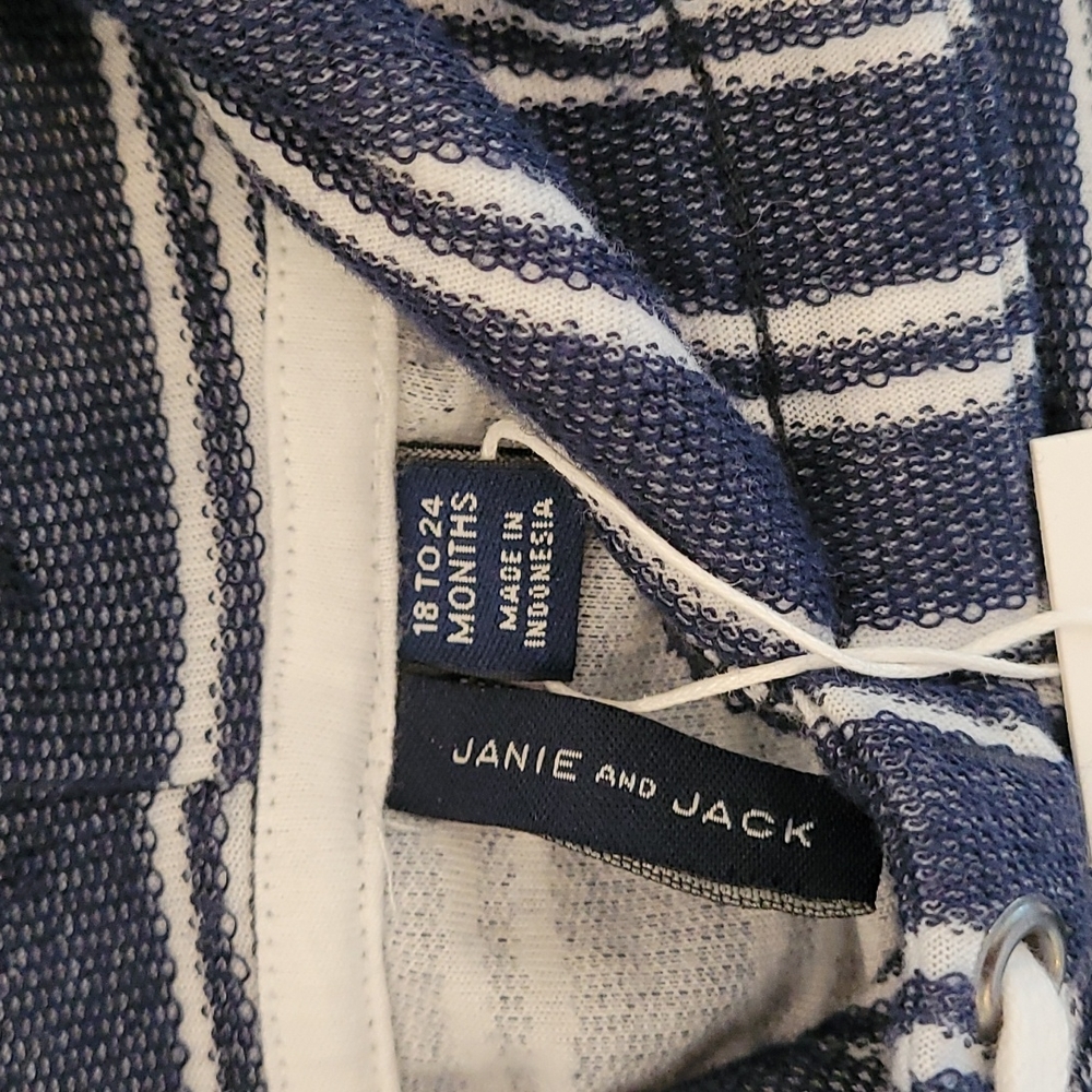 NWT JANIE AND JACK BOYS hooded shirt. Size 18to 24M navy blue and white - Picture 4 of 5